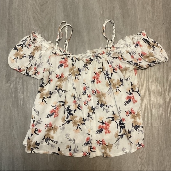 American Eagle Floral Off-Shoulder Top - Picture 2 of 5